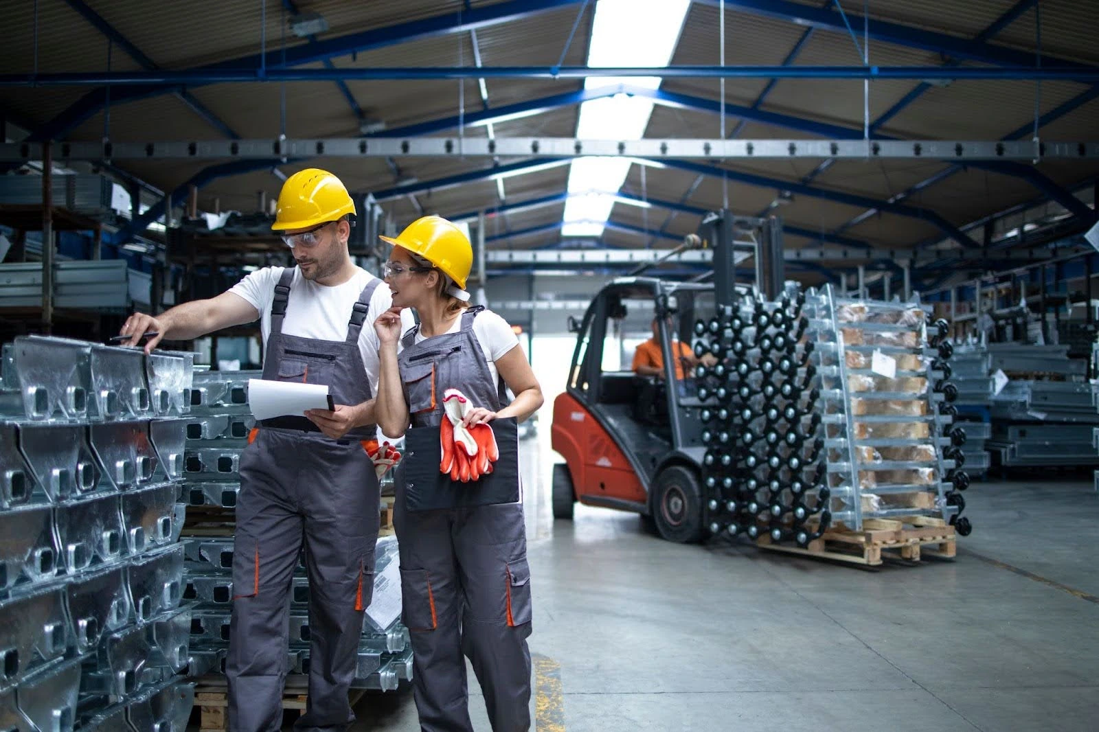 Role of Industrial Equipment Suppliers in Modern Manufacturing